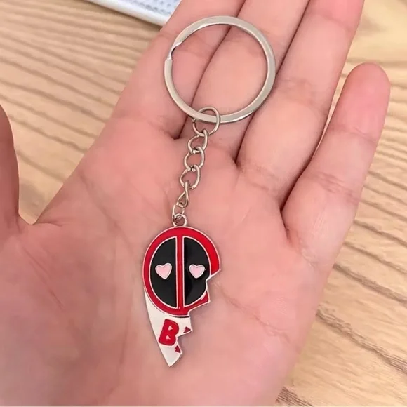 ⭐️NEW⭐️ Marvel Wolverine & Deadpool BFF 2 PC Heart Keychain Set - Picture 8 of 8